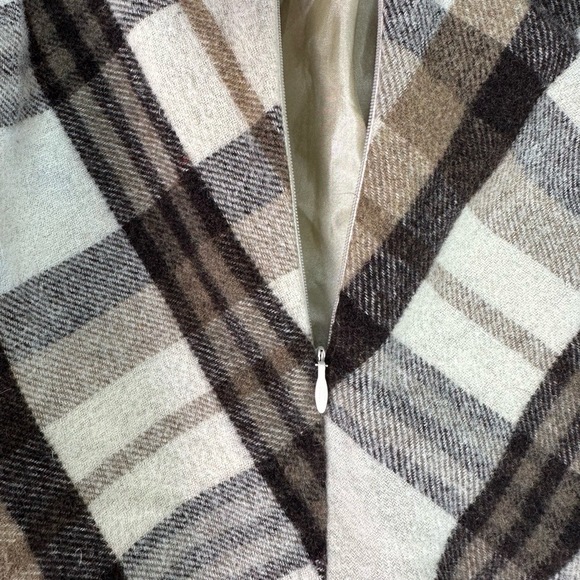 Vintage CHADWICKS OF BOSTON Brown Black Tan Plaid Wool Blend A-line Skirt Sz 8P - Picture 5 of 7